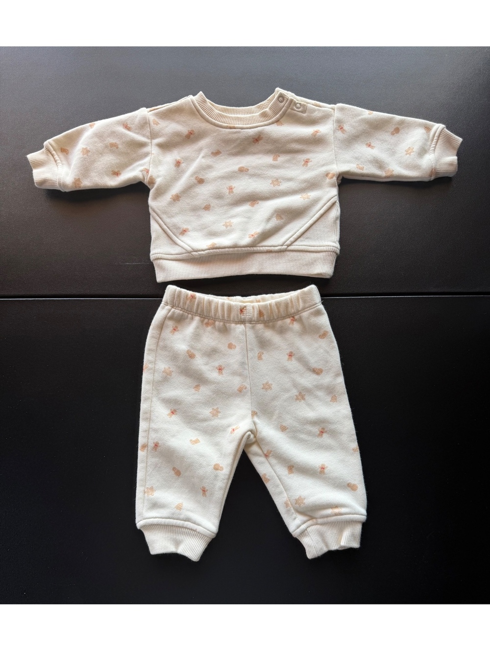 Cloud Island Baby 0-3M Christmas Gingerbread Sweatshirt Jogger 2 Piece Set